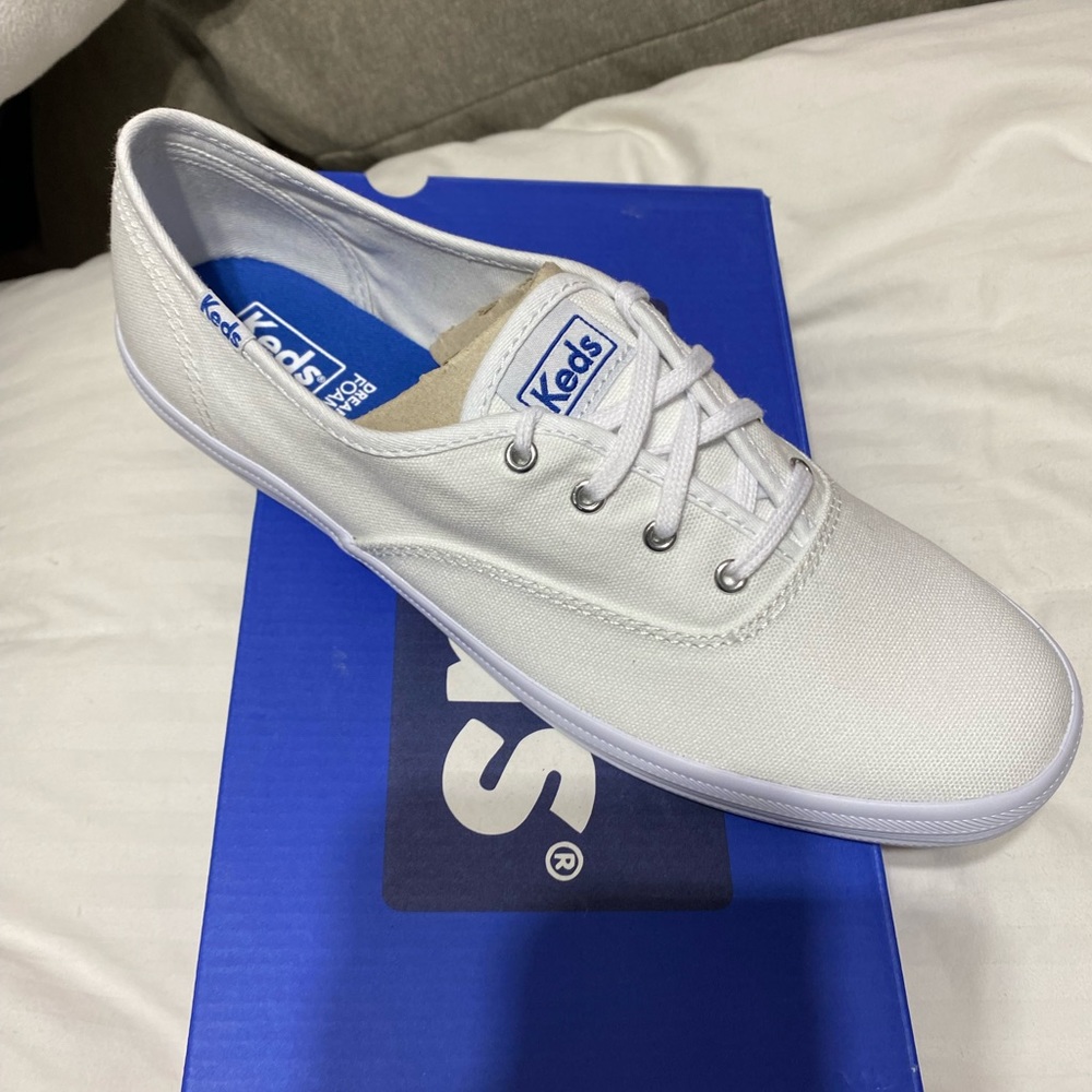 BRAND NEW White Keds